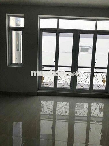 CHO THUÊ NHÀ - 3PN 4WC - SẴN MÁY LẠNH - HẺM Ô TÔ - NƠ TRANG LONG - BT