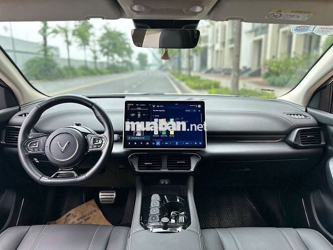 VinFast VF8 Eco AWD 2023 - 745 Triệu