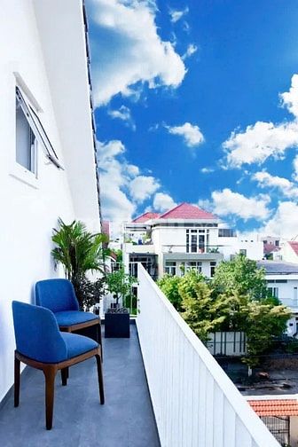 Cho thuê Villa gần biển Phạm Văn Đồng, Công viên biển Đông, DT 300 m2,