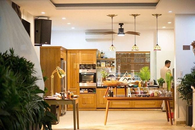 Cho thuê Villa gần biển Phạm Văn Đồng, Công viên biển Đông, DT 300 m2,