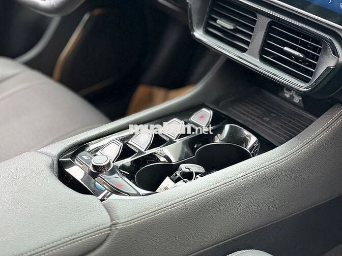 VinFast VF8 Eco AWD 2023 - 745 Triệu