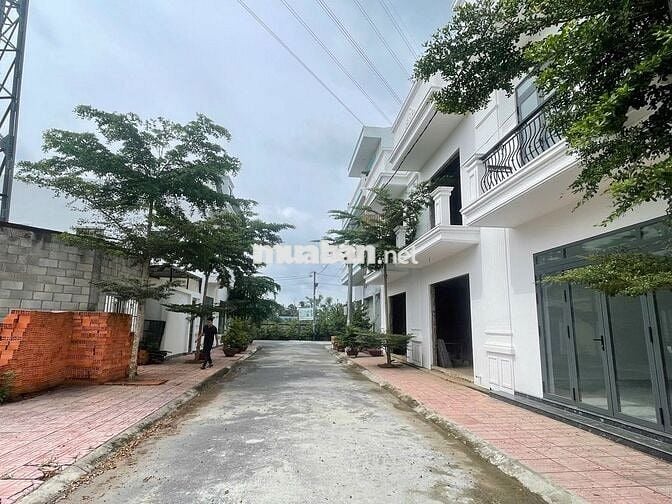 ĐẤT NỀN - Quốc Lộ 1A chạy vào 100m - sổ sẵn công chứng sang tên ngay