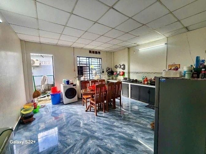 Chú 6 cần tiền nên bán căn nhà 1 trệt 1 lửng ở Hóc Môn,92m2, 950 triệu