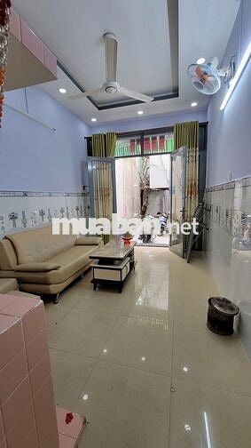 Nhà 100/4b Tạ Uyên Q11 3,5x12m 3L 2pn 3wc 10 triệu