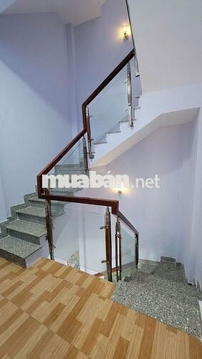 Nhà 100/4b Tạ Uyên Q11 3,5x12m 3L 2pn 3wc 10 triệu