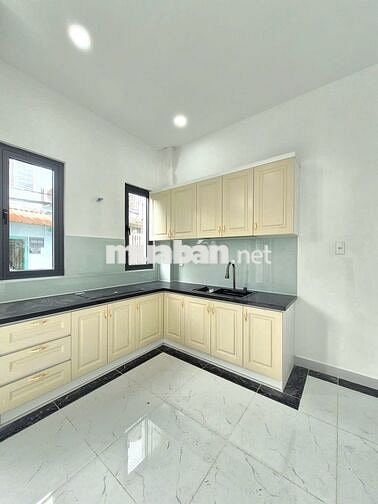 Nhà cấp 4 diện tích gần 90m² chỉ % tỷ 9, hẻm ô tô 1627 Huỳnh Tấn