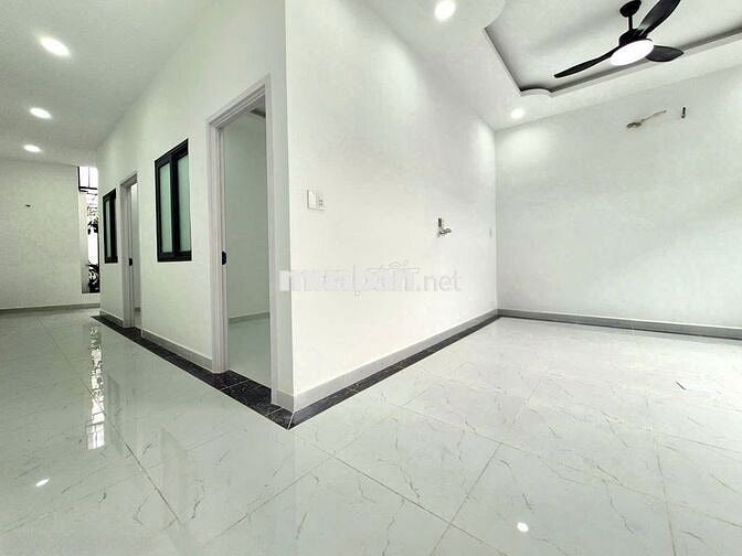 Nhà cấp 4 diện tích gần 90m² chỉ % tỷ 9, hẻm ô tô 1627 Huỳnh Tấn