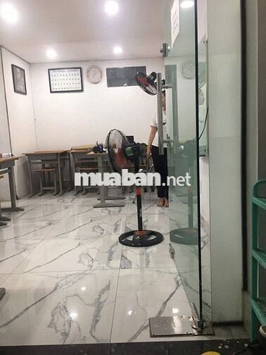 Mặt tiền 566 Lạc Long Quân Q11 4,5x16m 5L 6pn. Nhà mới