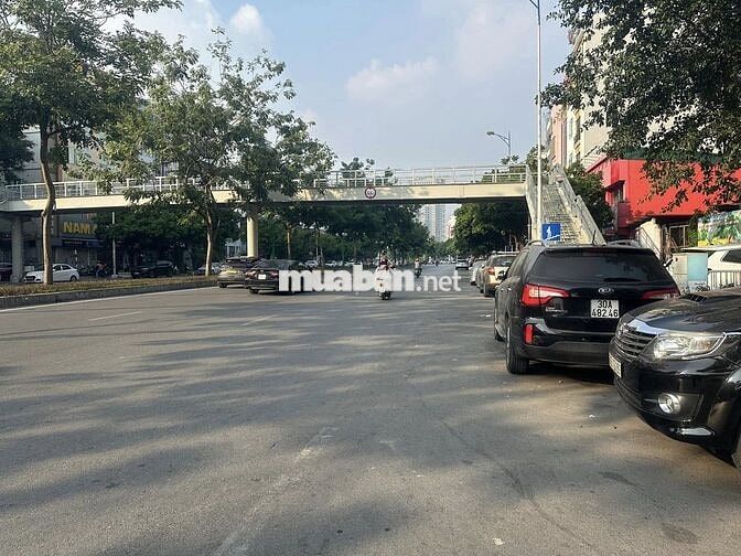 Bán đất phân lô Hoàng Quốc Việt-Nguyễn Văn Huyên lô góc 73m2, 3 thoáng
