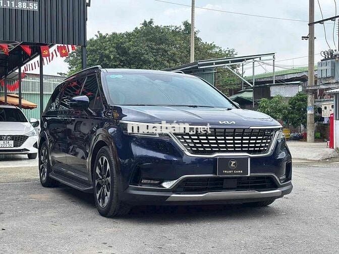 Kia Carnival 2022 2.2D Signature 7 ghế (clone)