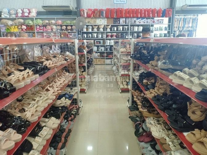 🌈Cửa hàng thời trang cần 3 Nhân viên bán hàng làm tại TPHCM 