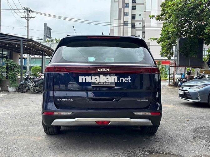 Kia Carnival 2022 2.2D Signature 7 ghế (clone)