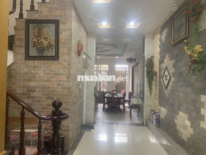 Bán Nhà Mặt Tiền, 3 Tầng, 4PN - KDC Hành Chính Dĩ An, Nhà Đẹp Ở Ngay