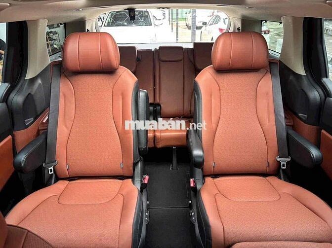 Kia Carnival 2022 2.2D Signature 7 ghế (clone)