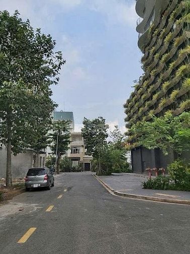 Bán đất Dự Án Huy Hoàng xây cao tầng.Có 2 lô liền nhau.Giá 220 tr/m2.