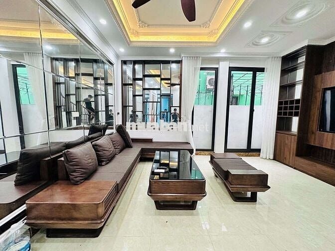 Cầu Giấy, diện tích 40m2, 6 tầng, mặt tiền 4m, giá 9,35 tỷ