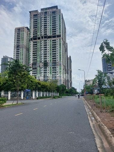 Bán đất Dự Án Huy Hoàng xây cao tầng.Có 2 lô liền nhau.Giá 220 tr/m2.