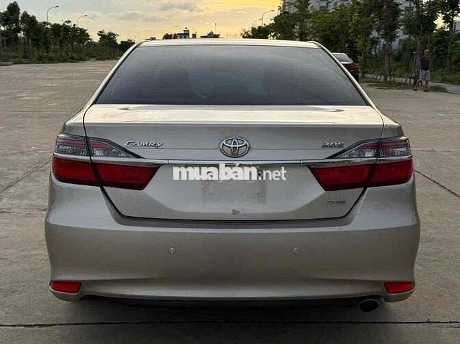 Toyota Camry Sedan 2018 Màu Vàng
