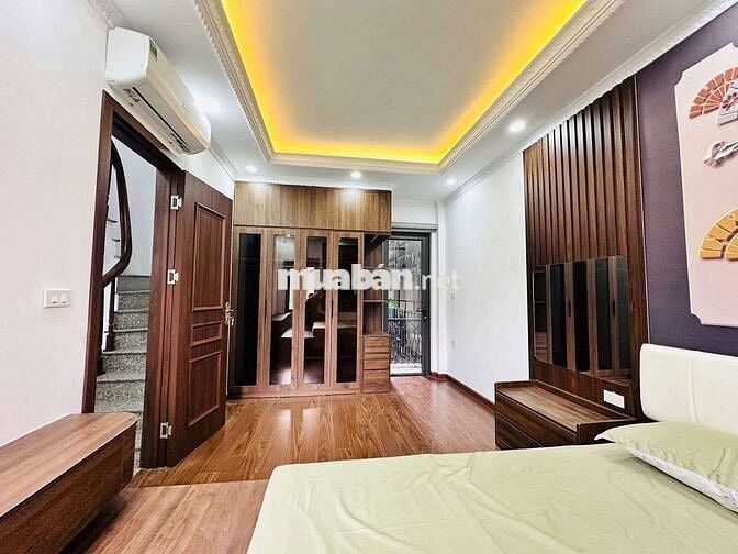 Cầu Giấy, diện tích 40m2, 6 tầng, mặt tiền 4m, giá 9,35 tỷ