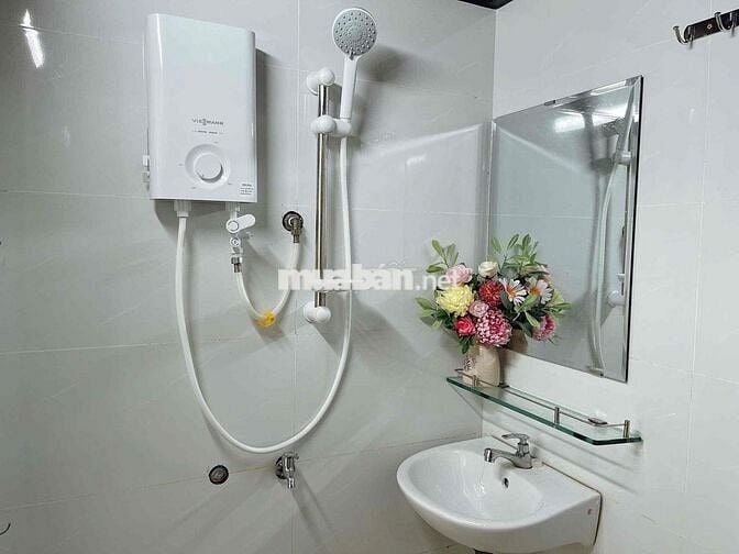 Cho thuê phòng Gò Vấp, gần UIH, VLU,.... Mới. 4 cửa sổ đón nắng