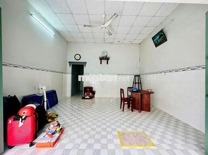 🔥BÁN GẤP NHÀ 95M2 Ở TÂN XUÂN TONE TRẮNG CÒN MỚI CỨNG GIÁ 750 TRIỆU