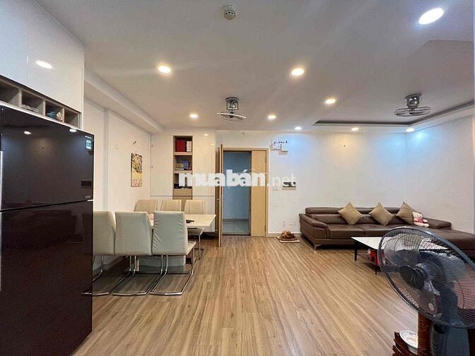 Cho thuê căn hộ Oriental 3PN – 104m² – Góc 3 ban công –Giá chỉ 17tr TL