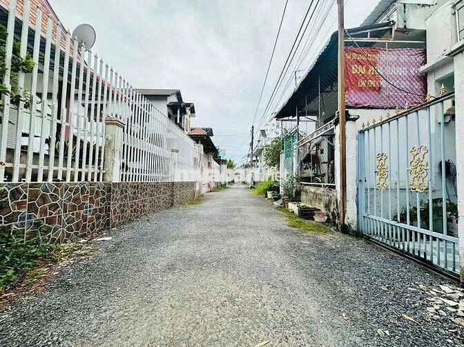 🔥BÁN GẤP NHÀ 95M2 Ở TÂN XUÂN TONE TRẮNG CÒN MỚI CỨNG GIÁ 750 TRIỆU