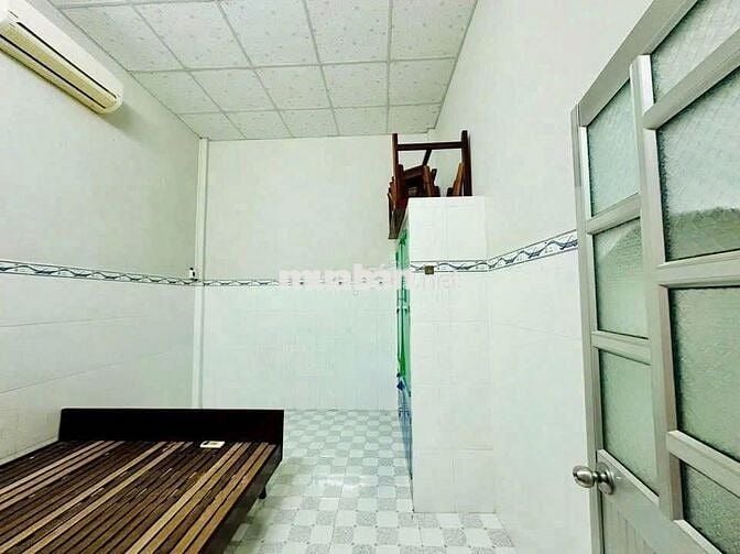 🔥BÁN GẤP NHÀ 95M2 Ở TÂN XUÂN TONE TRẮNG CÒN MỚI CỨNG GIÁ 750 TRIỆU