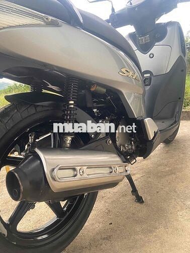 Định cư Úc nên bán SH ý 150i xe ít đi,màu Bạc đẹp