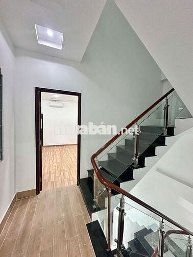 Nhà 2 Lầu 5PN đường Lê Lai (gần CV Lưu Hữu Phước) chỉ 15 triệu