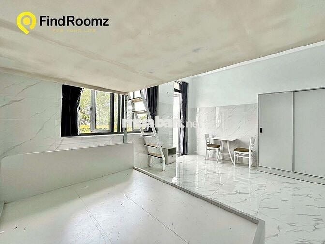 CHDV rộng 50m2 có gác rộng cao, Ban công, Cửa sổ lớn