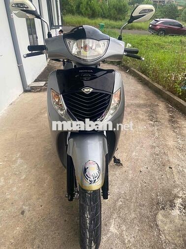 Định cư Úc nên bán SH ý 150i xe ít đi,màu Bạc đẹp
