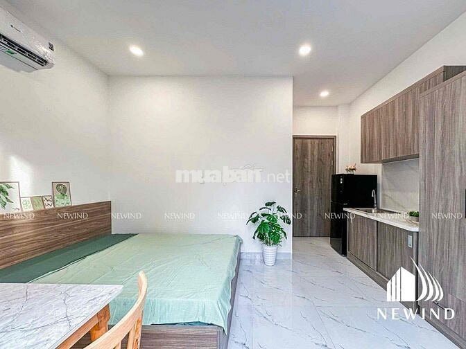 STUDIO BAN CÔNG SIÊU THOÁNG _THANG MÁY_FULL NT GẦN PHẠM VĂN ĐỒNG