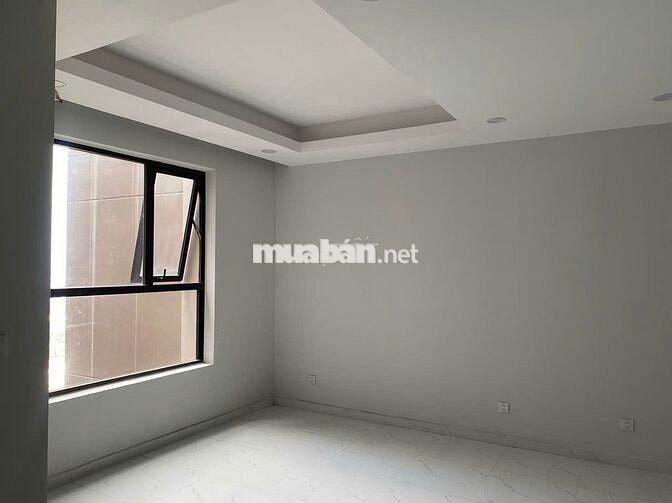 HOT Studio giá rẻ 3tr5, có sẵn rèm máy lạnh, nhà trống
