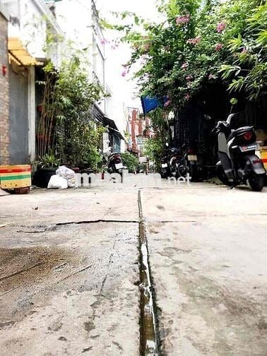 Nhà Đẹp 3 Tầng — Đường Số 8 BHH A Bình Tân (4m x 15m) Hướng Chính Đông