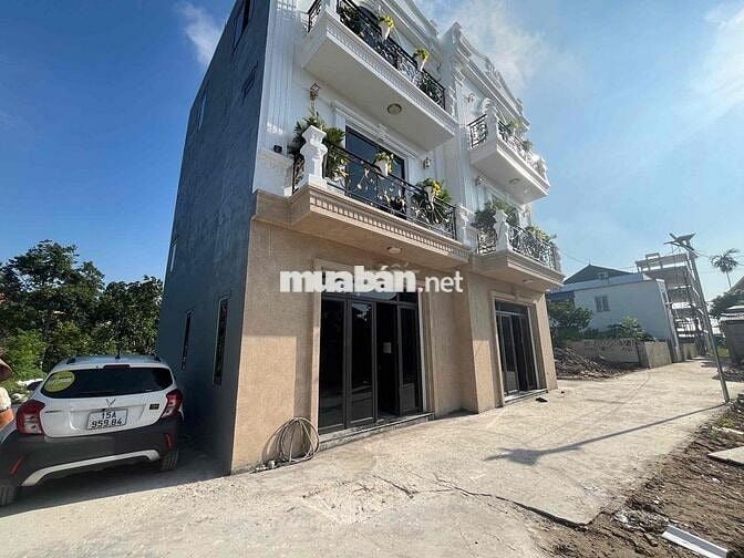 nhà ngay sát hồ rế siêu phẩm 3 tầng