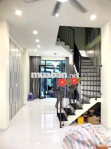 Nhà Đẹp 3 Tầng — Đường Số 8 BHH A Bình Tân (4m x 15m) Hướng Chính Đông