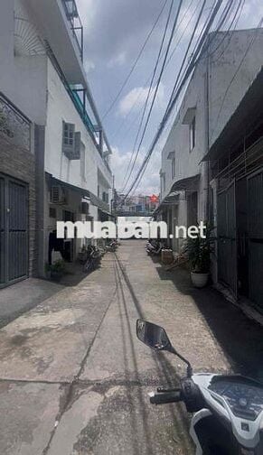 Chính chủ bán đất đường Tên lửa mới . đối diện trường học BTDB. 6x20m