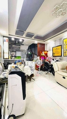 Phạm Thế Hiển, P.4, Quận 8 - Diện tích: 62,2m2 - Giá: 2Tỷ800 - Hẻm 6m 