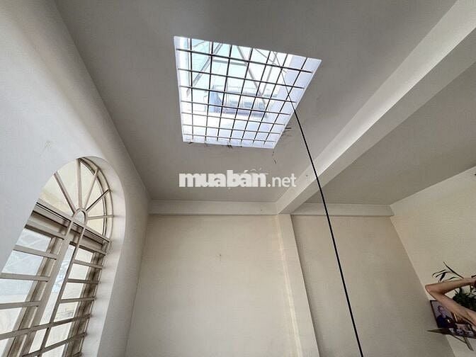 NGUYỄN KHUYẾN - 53M2 4 TẦNG BTCT - CÁCH HẺM XE TẢI 50M - CHỈ 6.4 TỶ