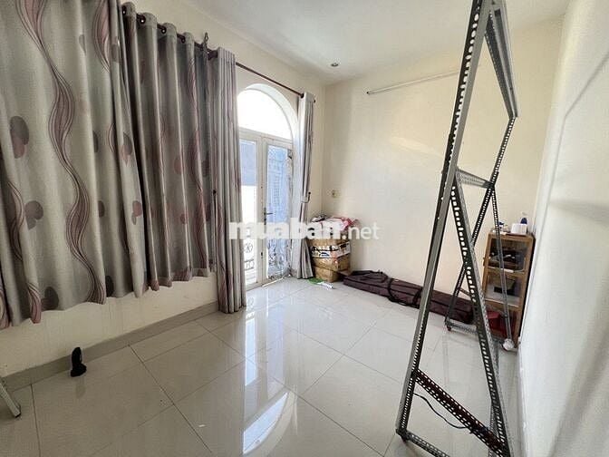 NGUYỄN KHUYẾN - 53M2 4 TẦNG BTCT - CÁCH HẺM XE TẢI 50M - CHỈ 6.4 TỶ