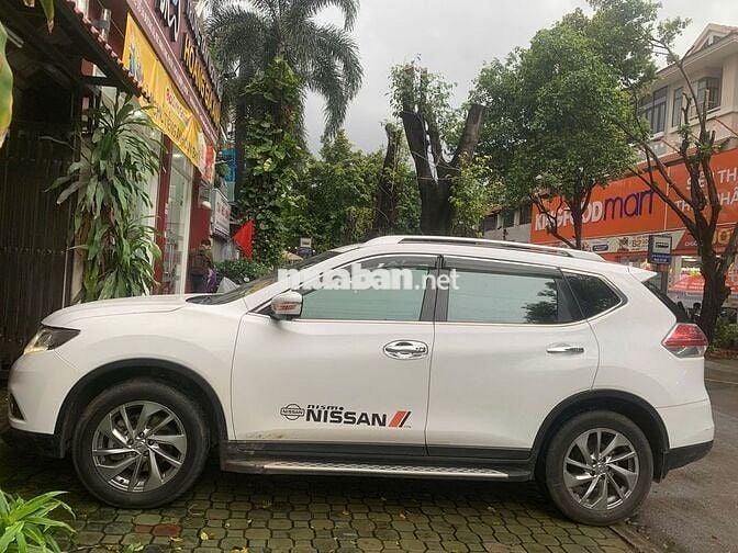 Nissan X trail 2016 2.5 SV 4WD - 78000 km