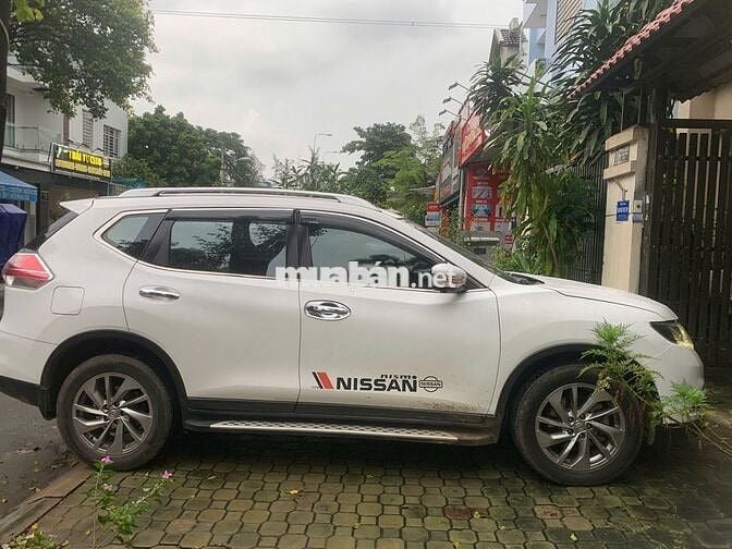 Nissan X trail 2016 2.5 SV 4WD - 78000 km
