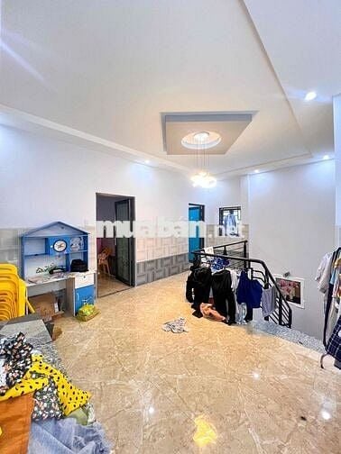 NHÀ TRỆT LẦU DIỆN TÍCH RỘNG 4 PHÒNG NGỦ - GẦN CÔNG VIÊN LƯU HỮU PHƯỚC