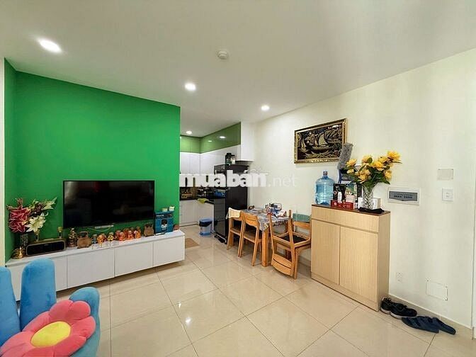 Cần bán căn 62m2 Nội thất đo đóng, Nhà rất mới. LH Xem nhà thực tế.