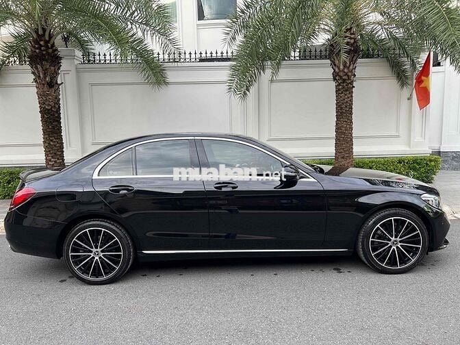 Mercedes C200 Exclusive odo 28k km siêu lướt 2019