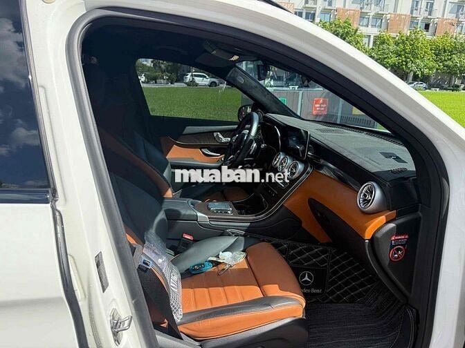 Mercedes Benz GLC 2021 200 4Matic - 22000 km