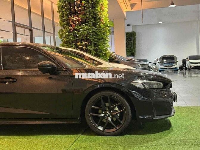 Civic RS Form mới- 9800 km, Siêu đẹp, cho vay 70%
