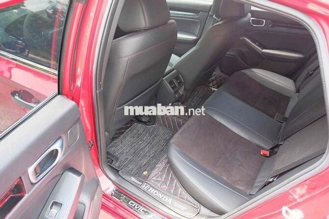 Civic RS Đỏ 2023- 34000 km, Trang bị trên 50 Trieu
