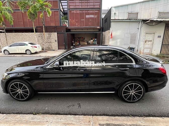 Mercedes C200 Exclusive odo 28k km siêu lướt 2019